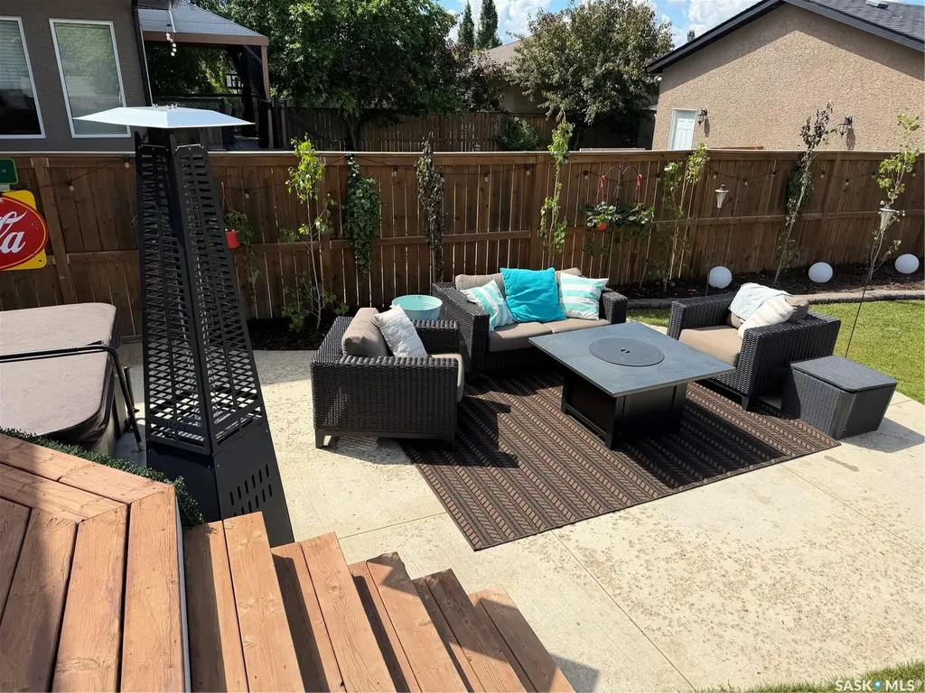 813 Sandy Rise Martensville SK S0K 2T2