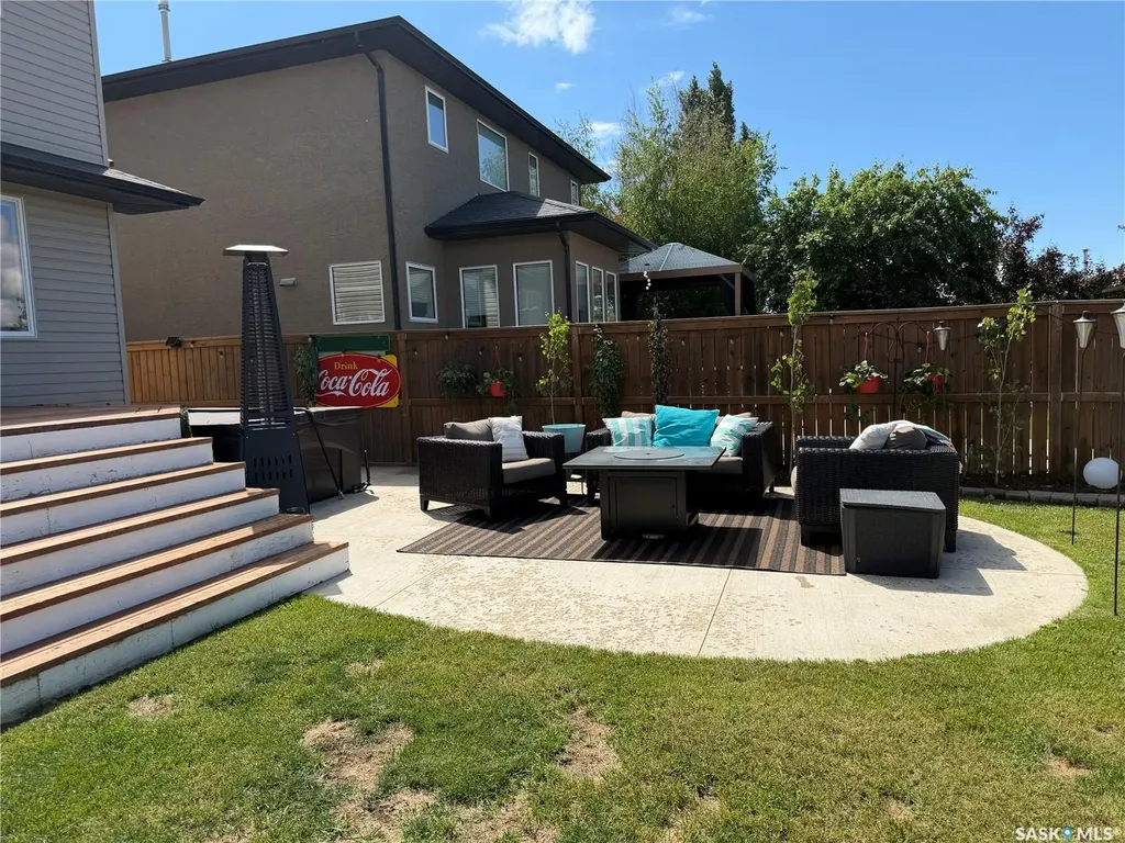 813 Sandy Rise Martensville SK S0K 2T2