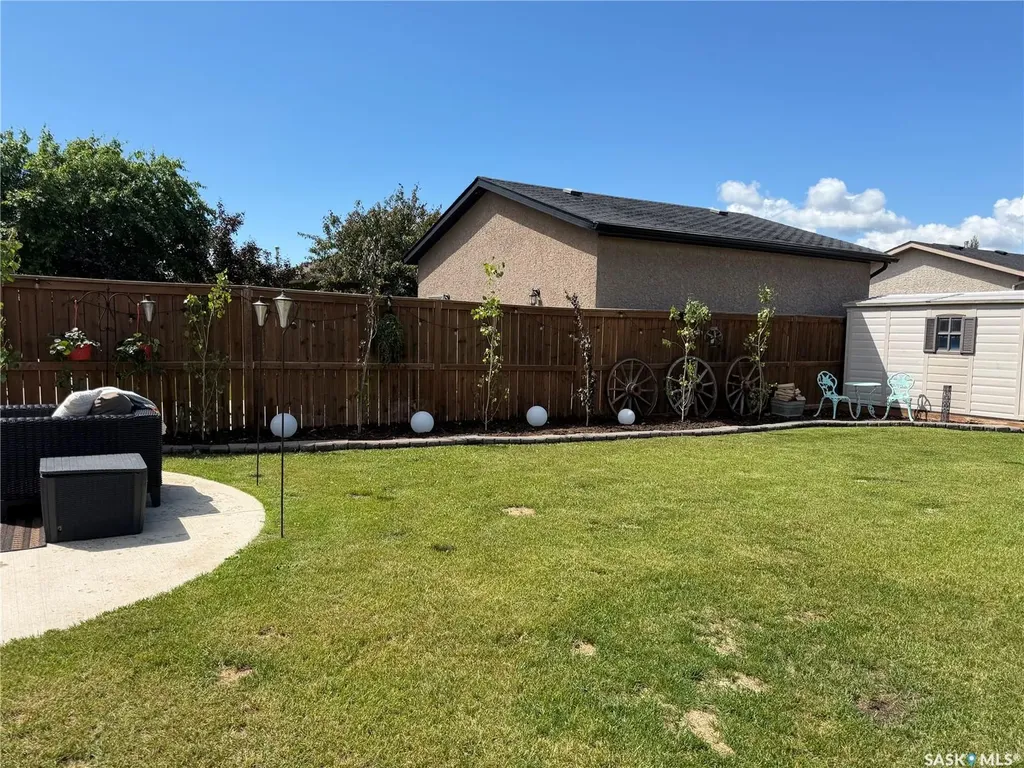 813 Sandy Rise Martensville SK S0K 2T2