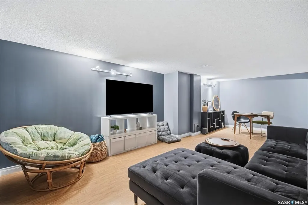 241 Laurentian Drive Saskatoon SK S7H 4R8