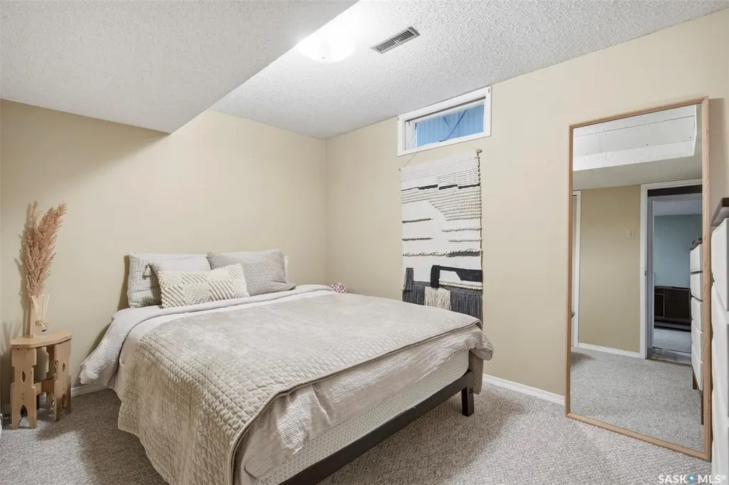 241 Laurentian Drive Saskatoon SK S7H 4R8