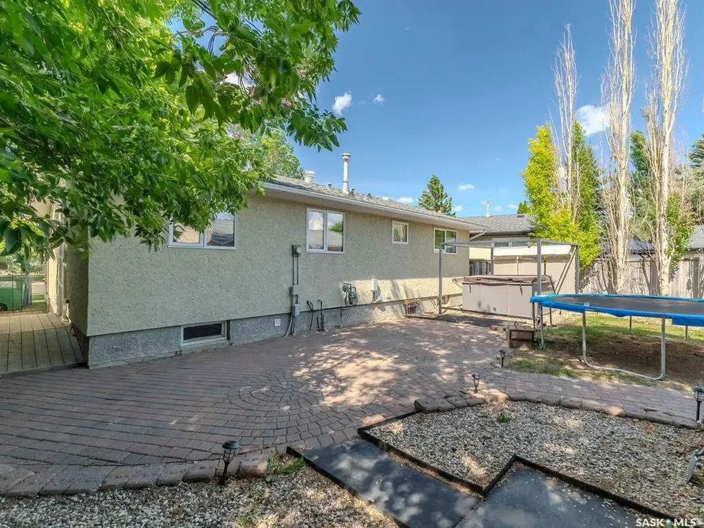 241 Laurentian Drive Saskatoon SK S7H 4R8