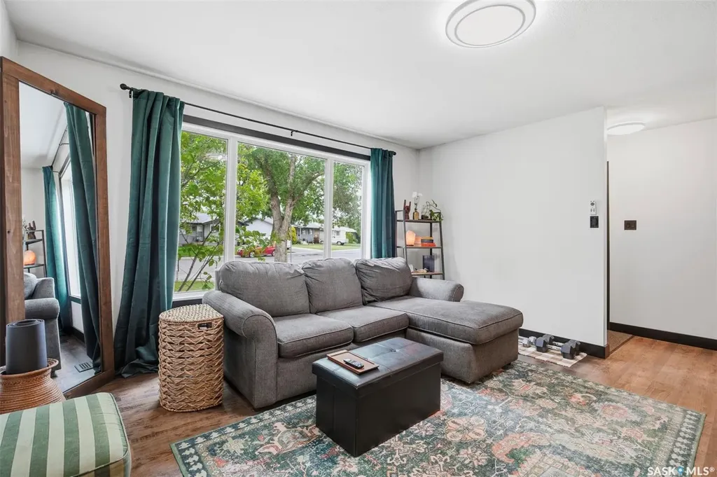 241 Laurentian Drive Saskatoon SK S7H 4R8