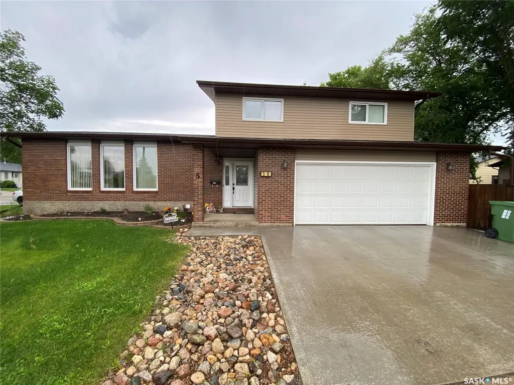 5 Marquis Crescent N Yorkton SK S3N 3L5
