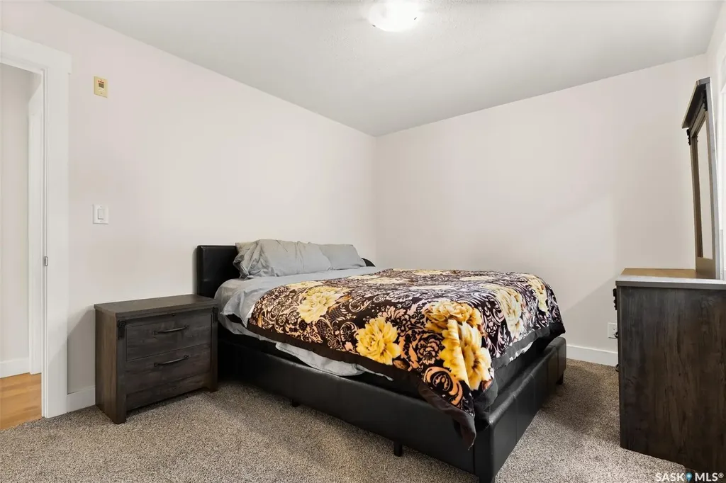 1863 Rae Street Regina SK S4T 2E3