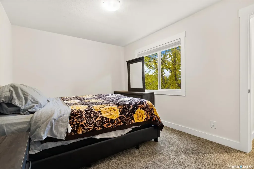 1863 Rae Street Regina SK S4T 2E3