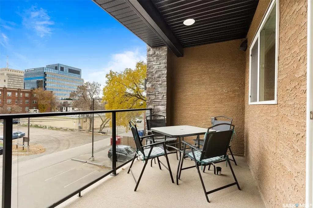 1863 Rae Street Regina SK S4T 2E3