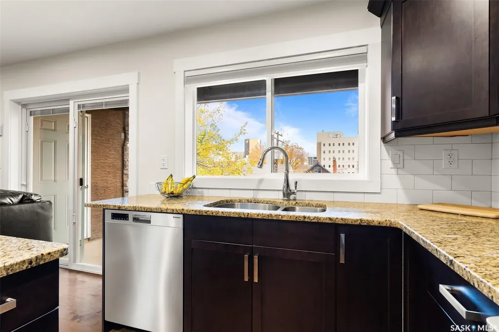 1863 Rae Street Regina SK S4T 2E3