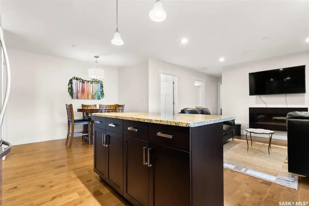 1863 Rae Street Regina SK S4T 2E3