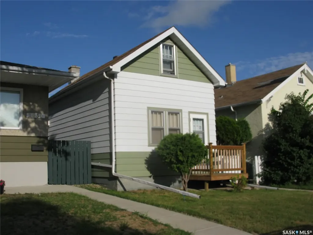 2037 Reynolds Street Regina SK S4N 3M9