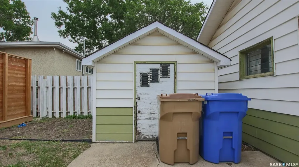 2037 Reynolds Street Regina SK S4N 3M9