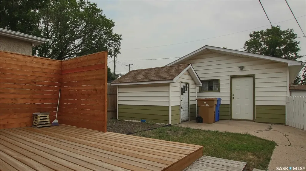 2037 Reynolds Street Regina SK S4N 3M9