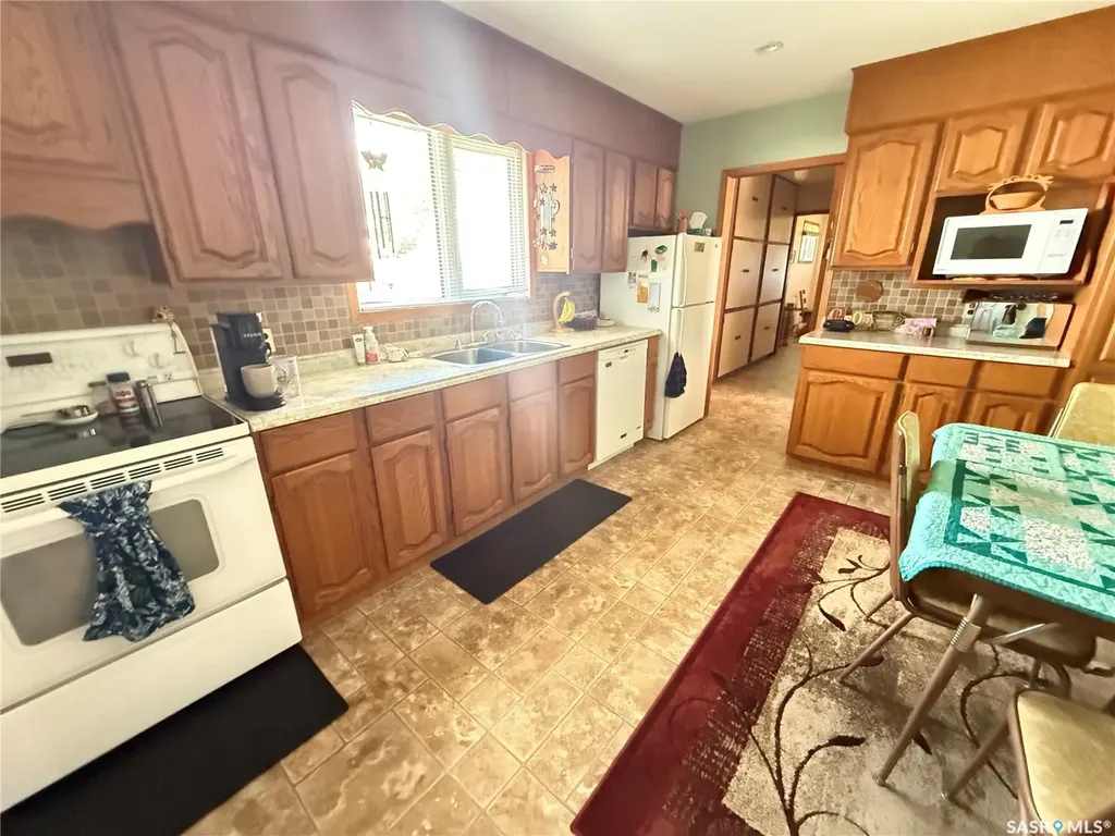 214 Taylor Street Bienfait SK S0C 0M0
