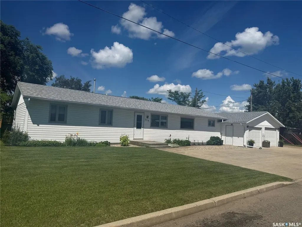 214 Taylor Street Bienfait SK S0C 0M0