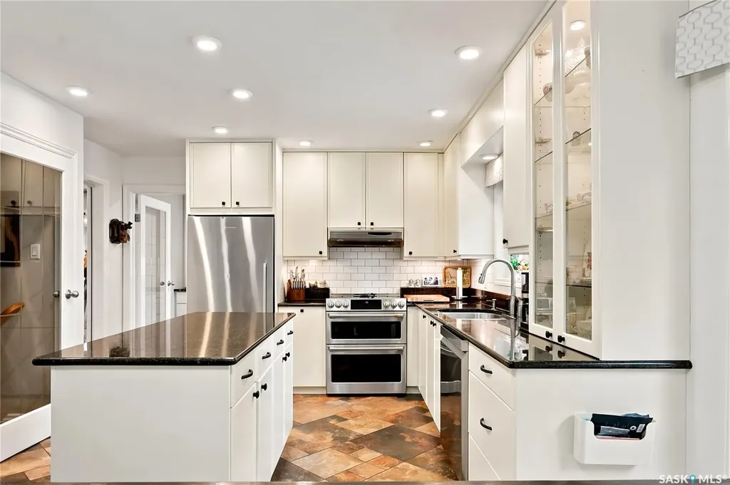 306 Nokomis Place Saskatoon SK S7K 5E2