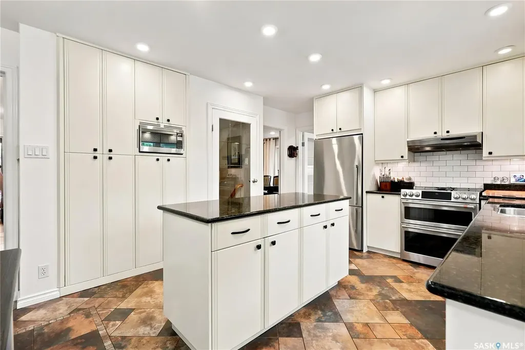 306 Nokomis Place Saskatoon SK S7K 5E2