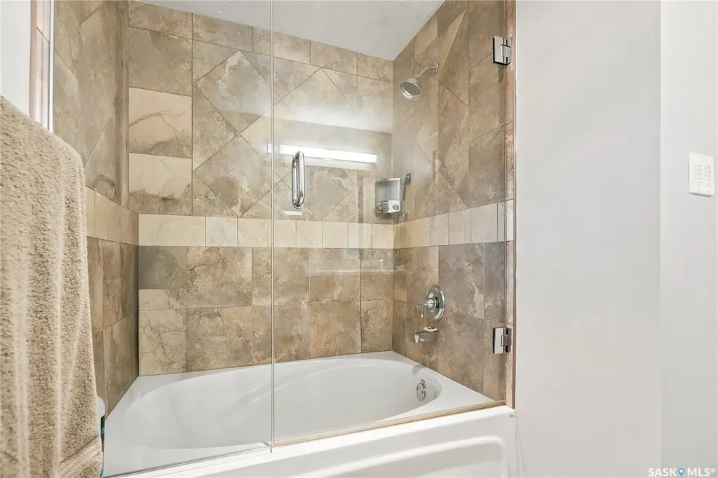 306 Nokomis Place Saskatoon SK S7K 5E2