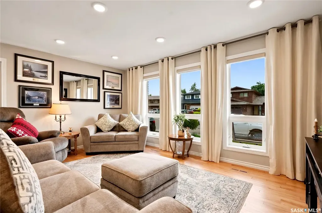 306 Nokomis Place Saskatoon SK S7K 5E2