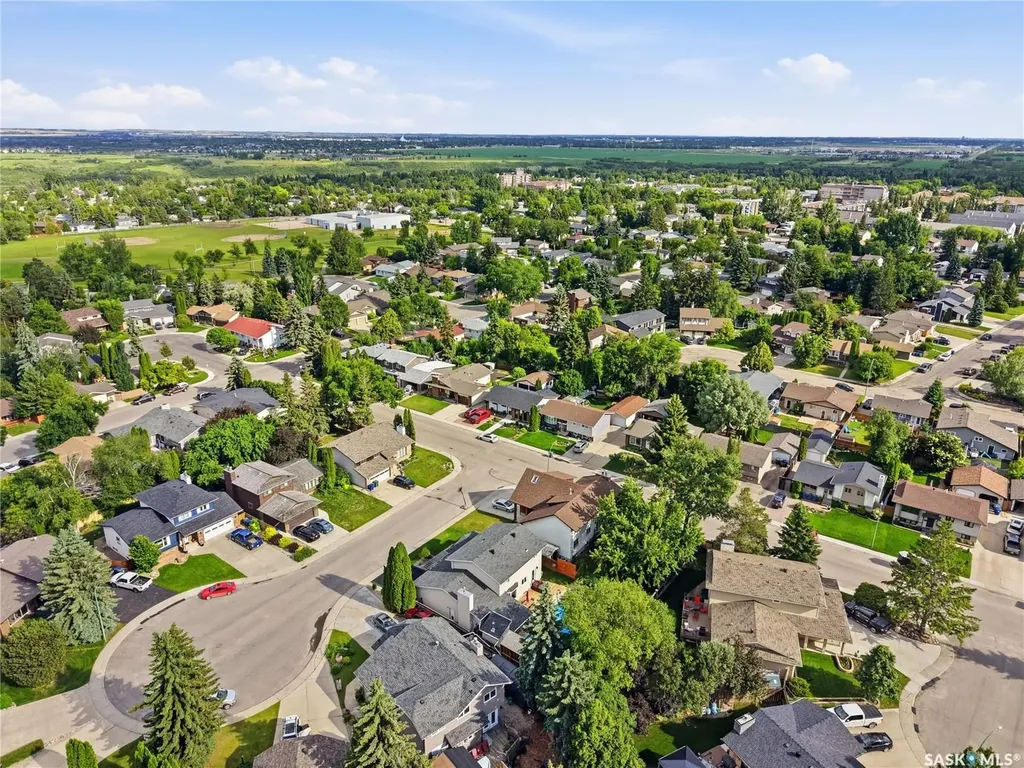 306 Nokomis Place Saskatoon SK S7K 5E2