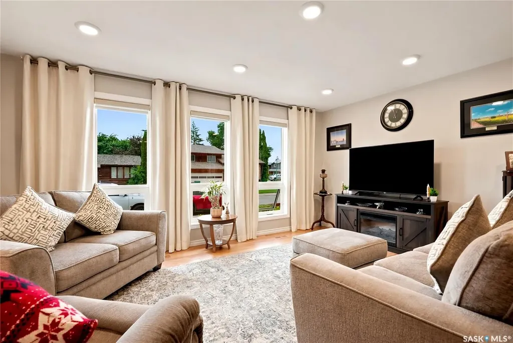 306 Nokomis Place Saskatoon SK S7K 5E2