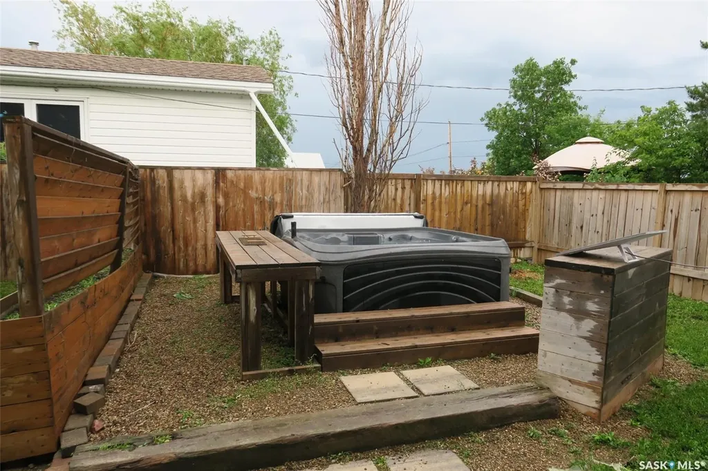 4 Saskatchewan Avenue Tuxford SK S0H 4C0