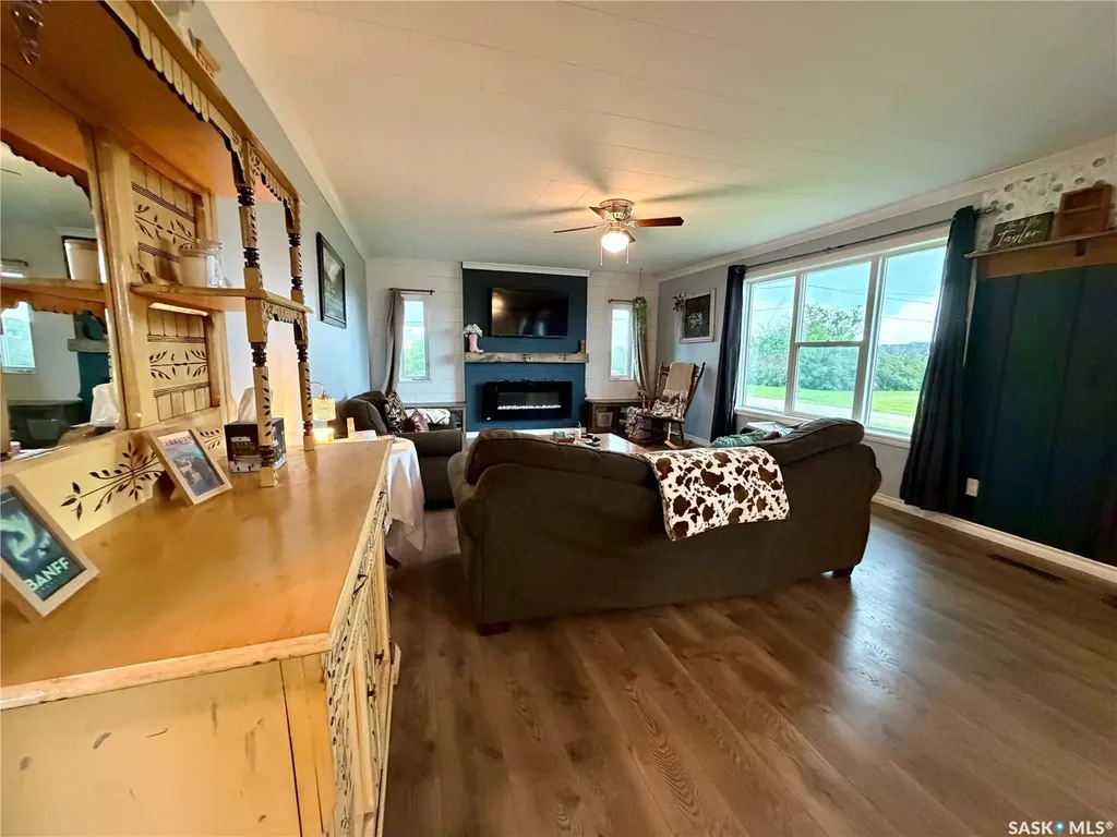 4 Saskatchewan Avenue Tuxford SK S0H 4C0