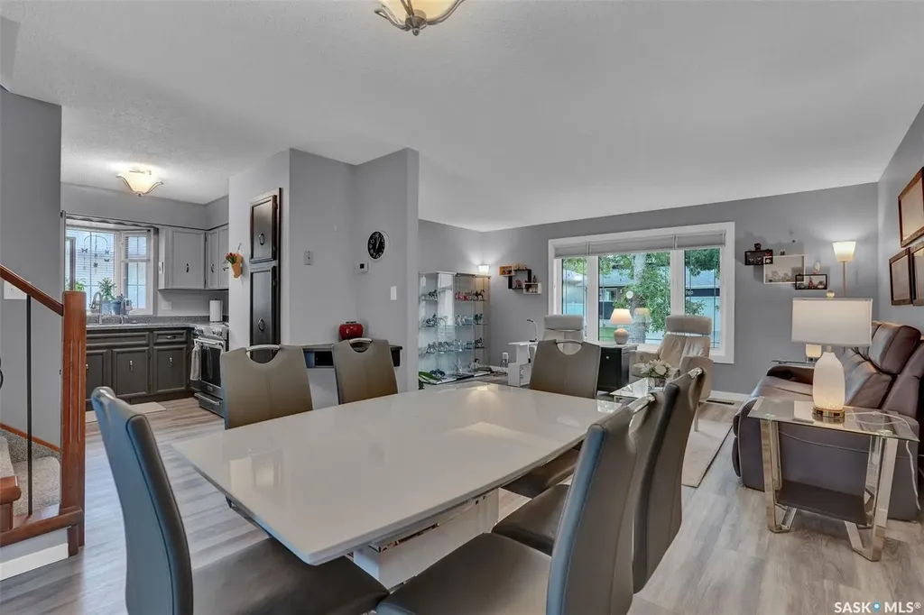 785 Bard Crescent N Regina SK S4X 2L1