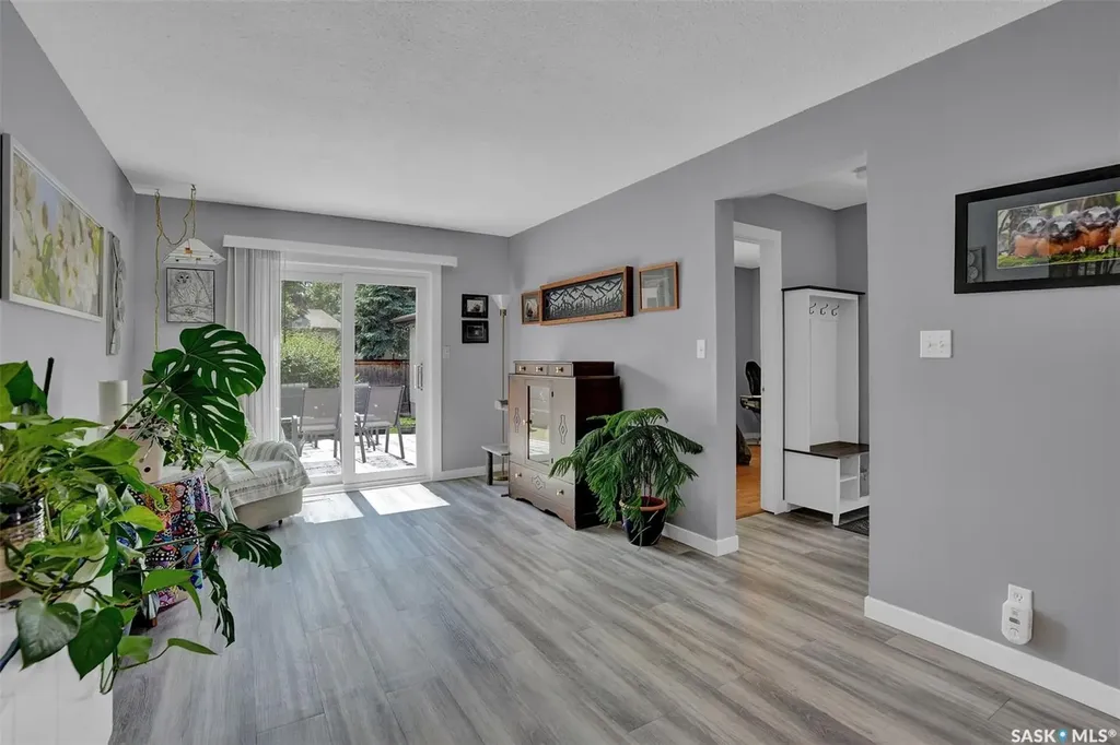 785 Bard Crescent N Regina SK S4X 2L1