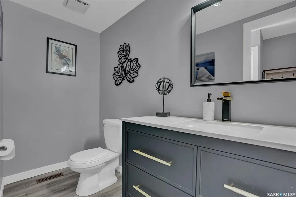 785 Bard Crescent N Regina SK S4X 2L1