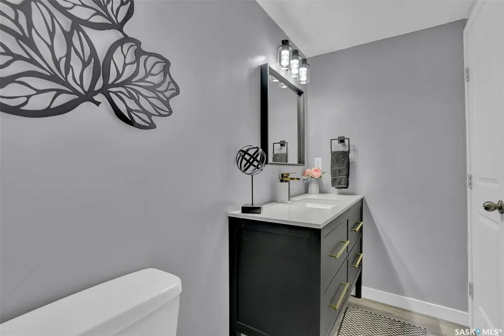 785 Bard Crescent N Regina SK S4X 2L1