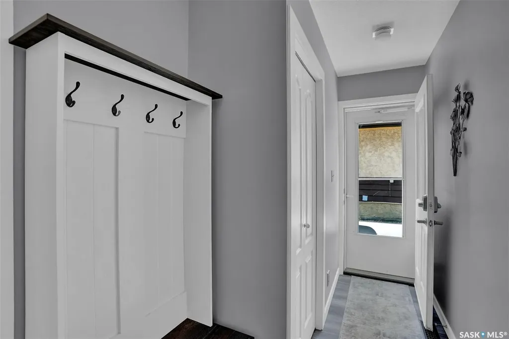 785 Bard Crescent N Regina SK S4X 2L1