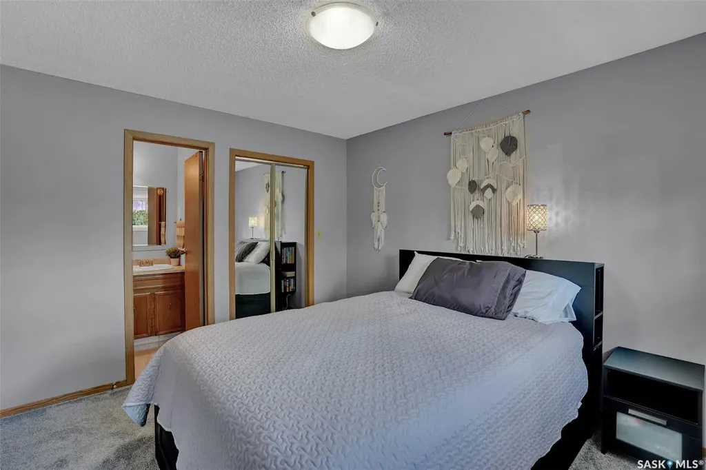 785 Bard Crescent N Regina SK S4X 2L1