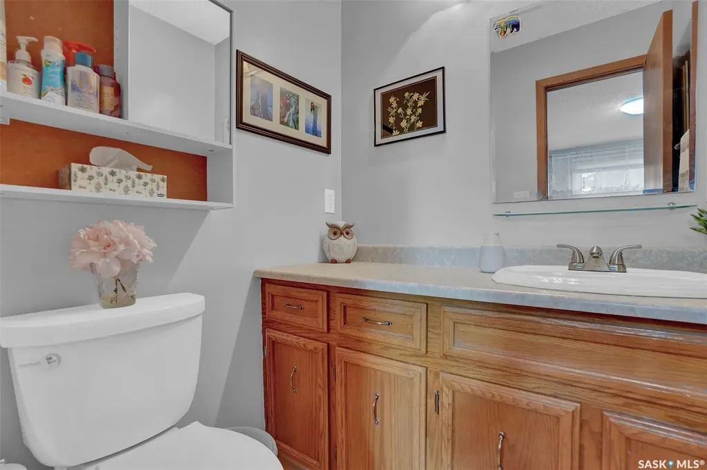 785 Bard Crescent N Regina SK S4X 2L1