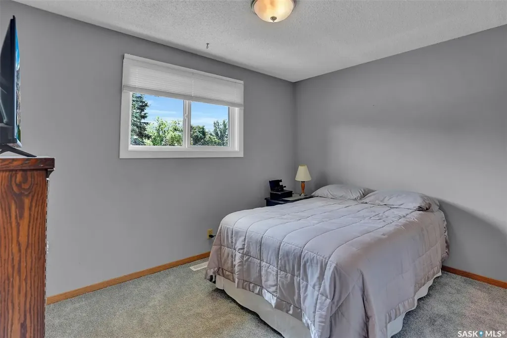 785 Bard Crescent N Regina SK S4X 2L1