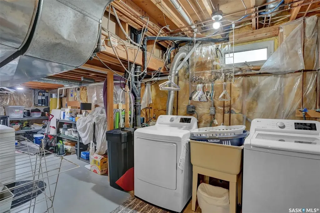 785 Bard Crescent N Regina SK S4X 2L1