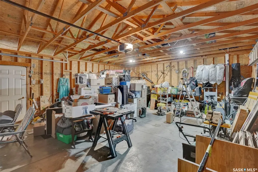 785 Bard Crescent N Regina SK S4X 2L1