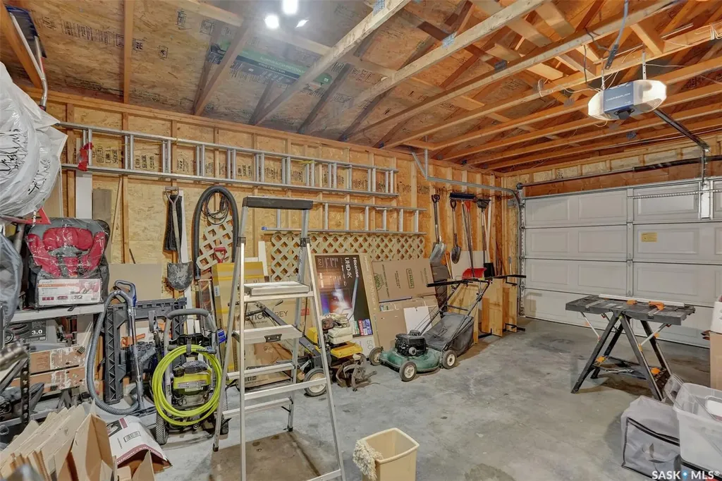 785 Bard Crescent N Regina SK S4X 2L1