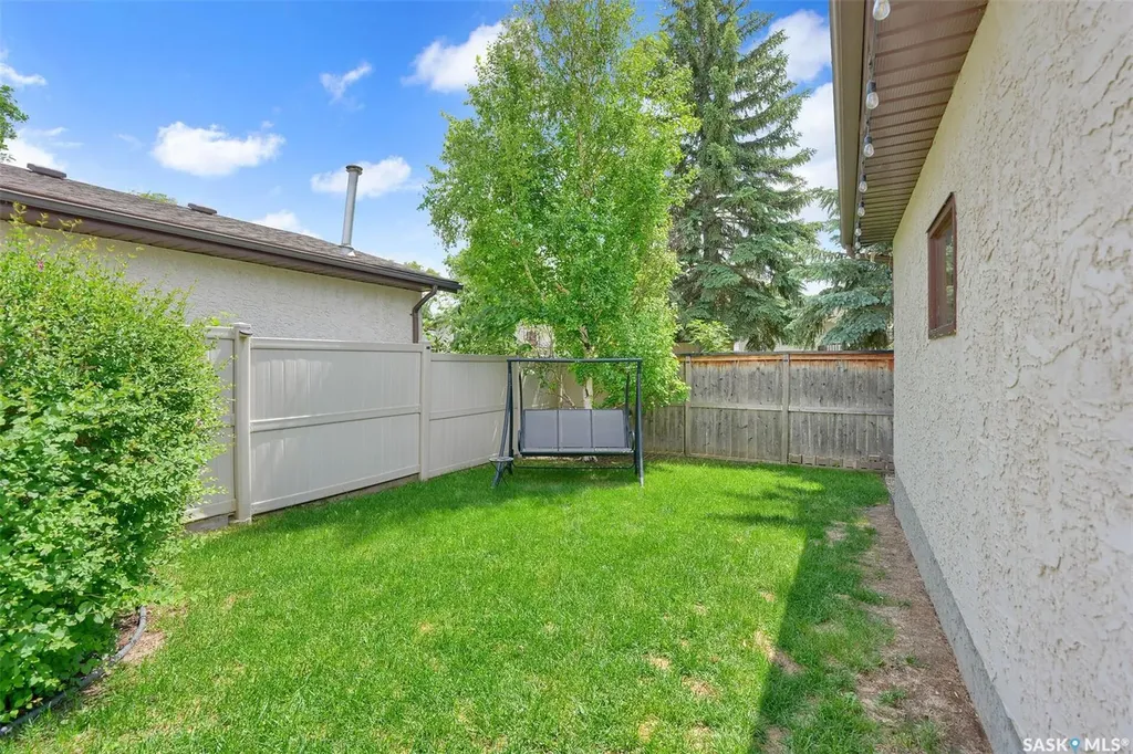 785 Bard Crescent N Regina SK S4X 2L1