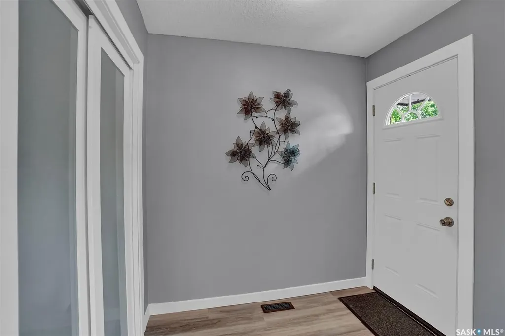 785 Bard Crescent N Regina SK S4X 2L1