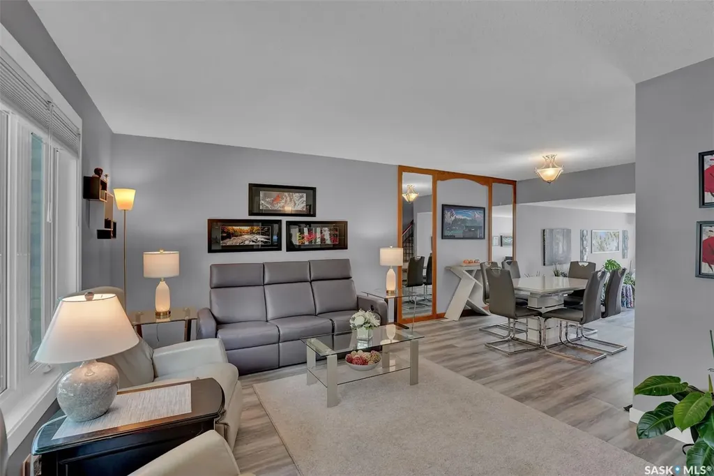 785 Bard Crescent N Regina SK S4X 2L1