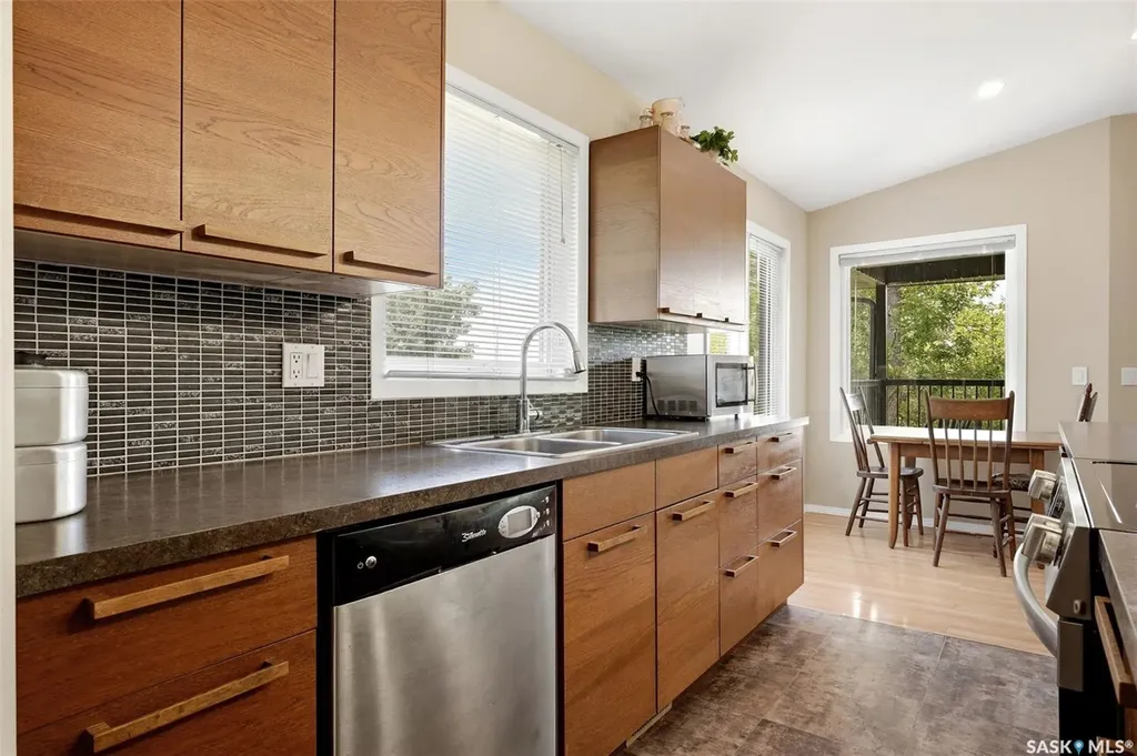 226 Daly Avenue Regina Beach SK S0G 4C0
