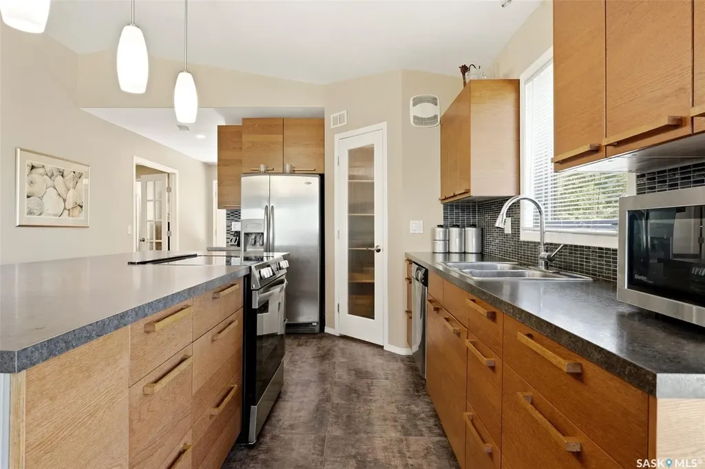 226 Daly Avenue Regina Beach SK S0G 4C0