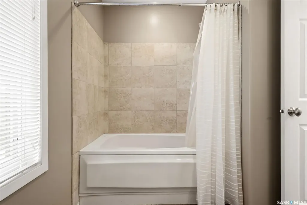 226 Daly Avenue Regina Beach SK S0G 4C0