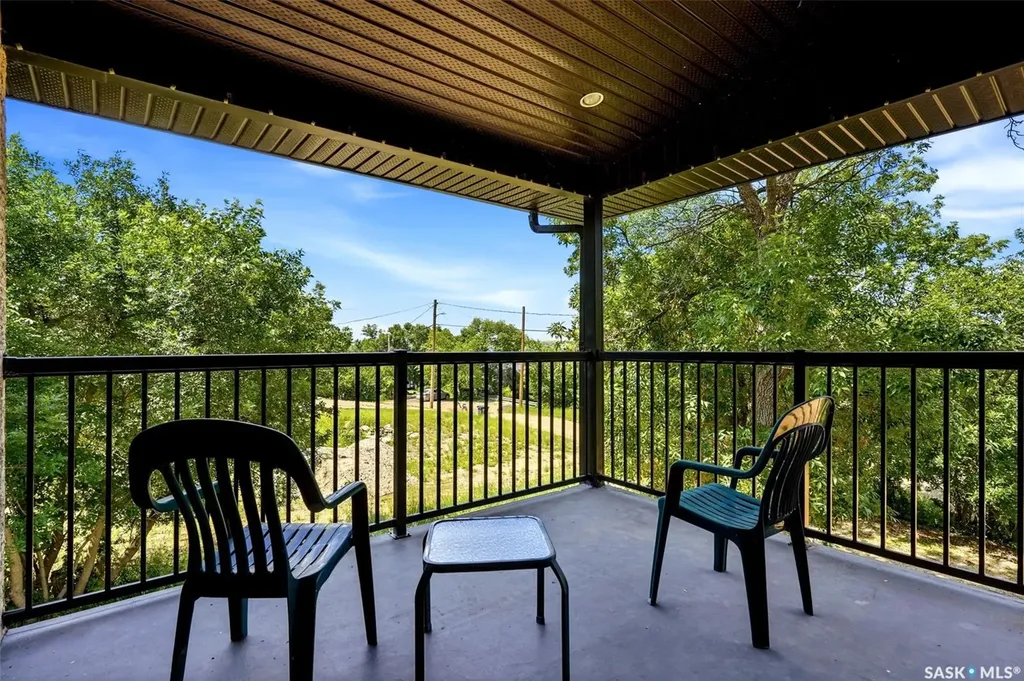 226 Daly Avenue Regina Beach SK S0G 4C0