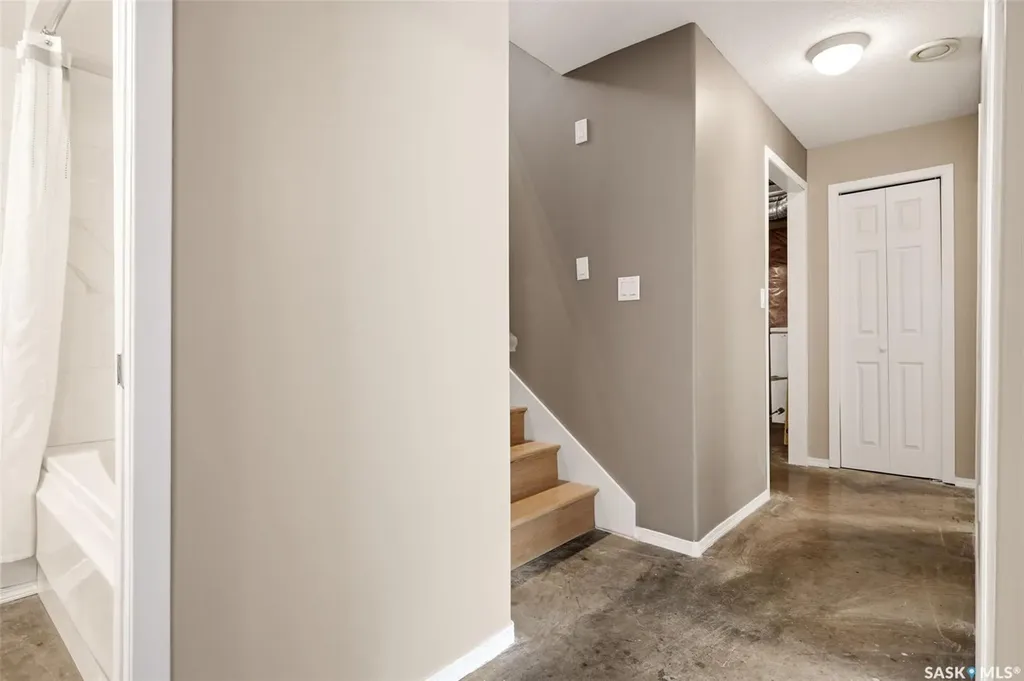 226 Daly Avenue Regina Beach SK S0G 4C0