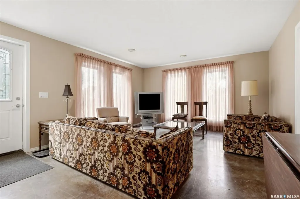 226 Daly Avenue Regina Beach SK S0G 4C0