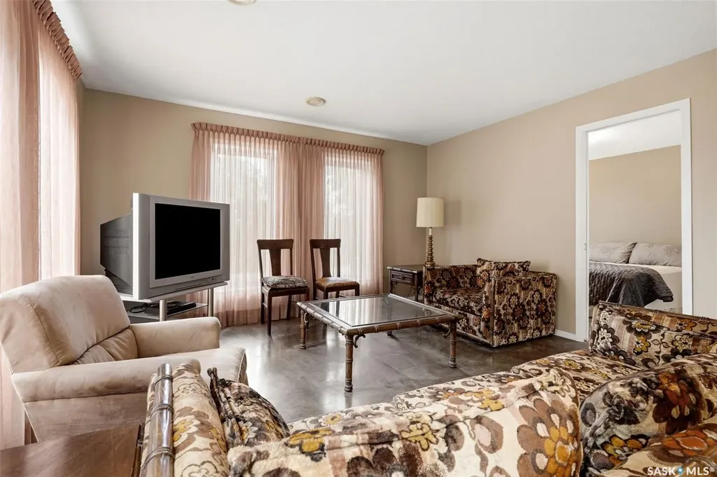 226 Daly Avenue Regina Beach SK S0G 4C0