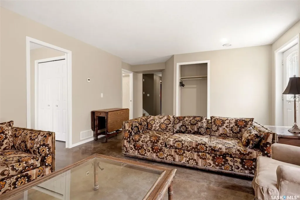 226 Daly Avenue Regina Beach SK S0G 4C0