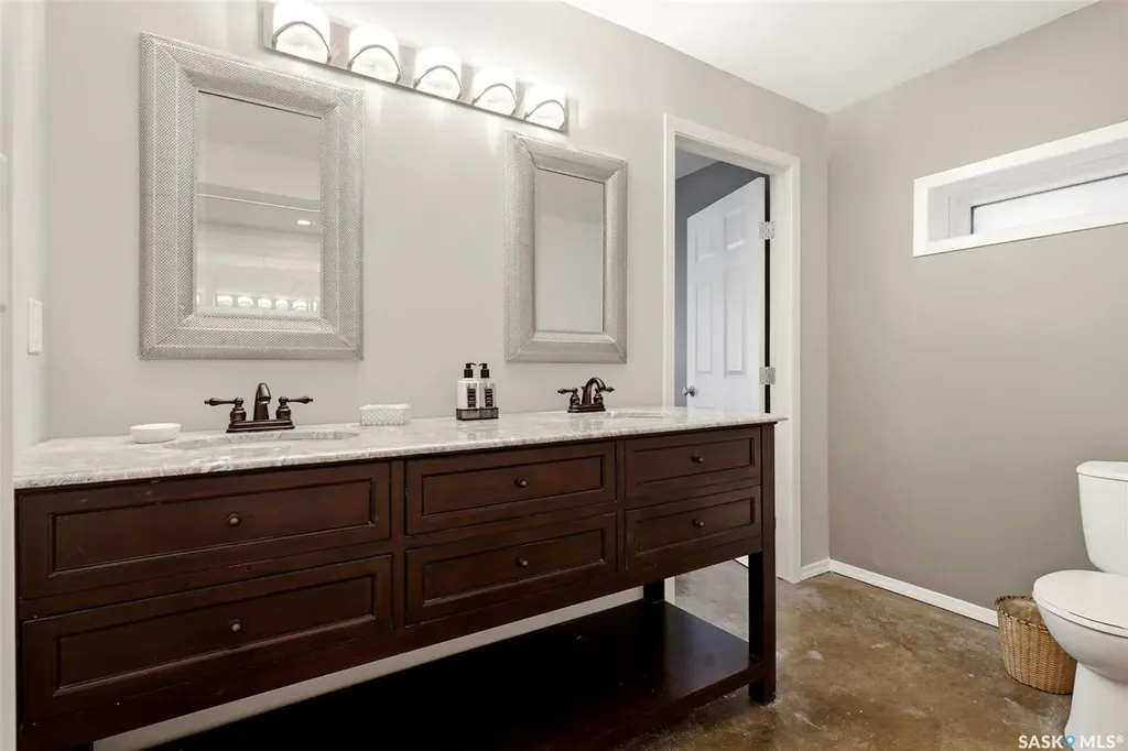 226 Daly Avenue Regina Beach SK S0G 4C0