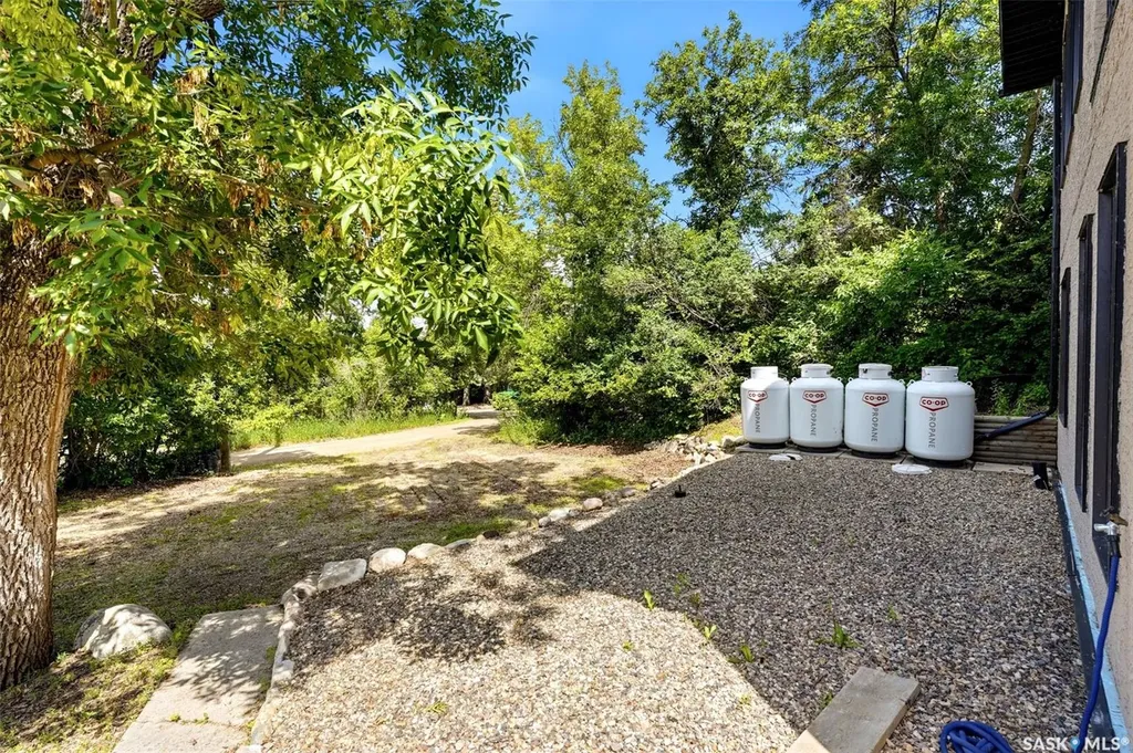 226 Daly Avenue Regina Beach SK S0G 4C0